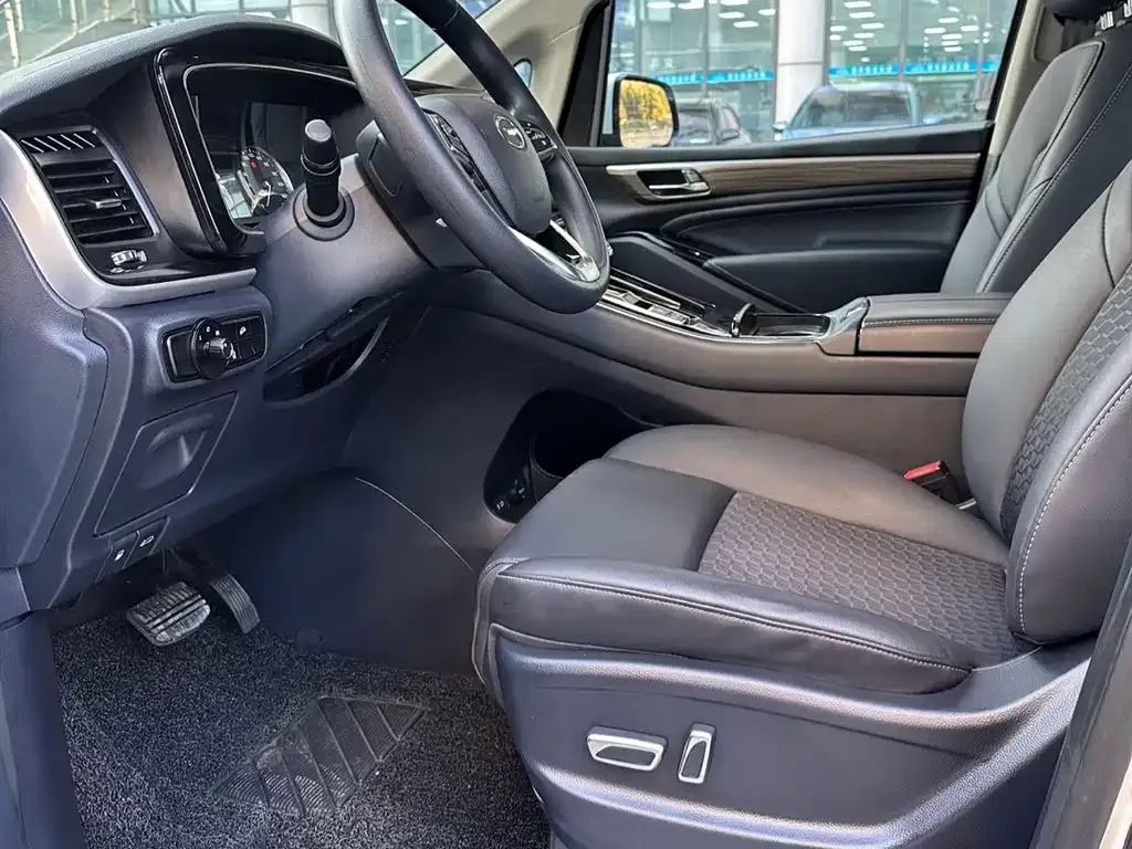 GAC Motor Trumpchi M8 — фото 10