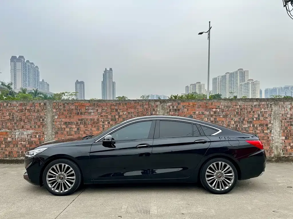Hongqi H5 — фото 2