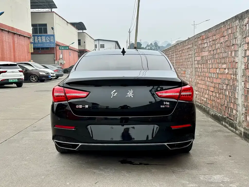 Hongqi H5 — фото 8