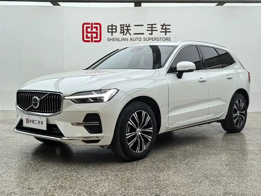 Volvo XC60 — фото 1
