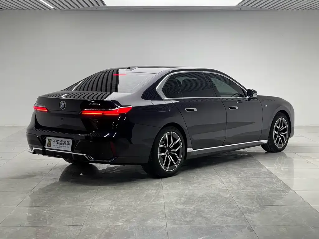 BMW 7 Series — фото 5