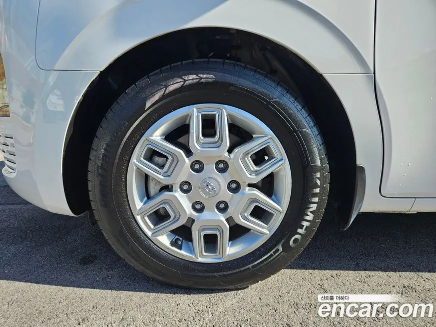Hyundai Staria — фото 2