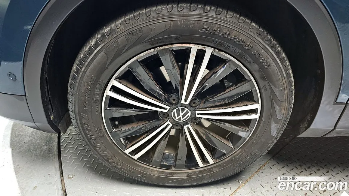 Volkswagen Tiguan — фото 7