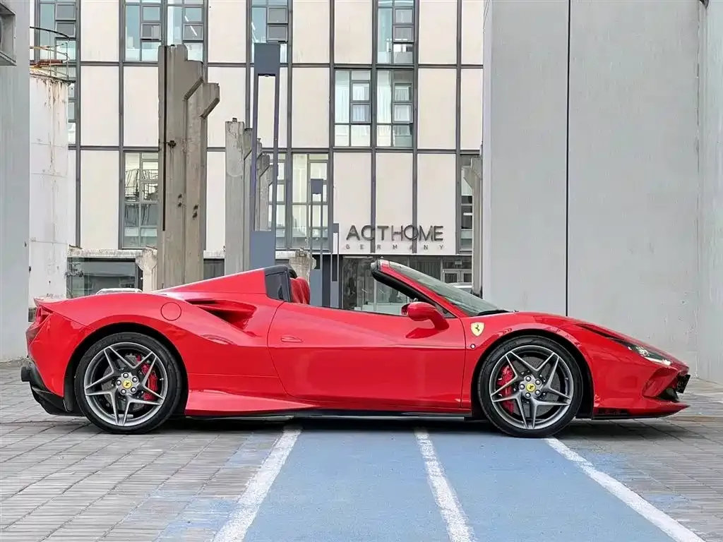 Ferrari F8 — фото 5