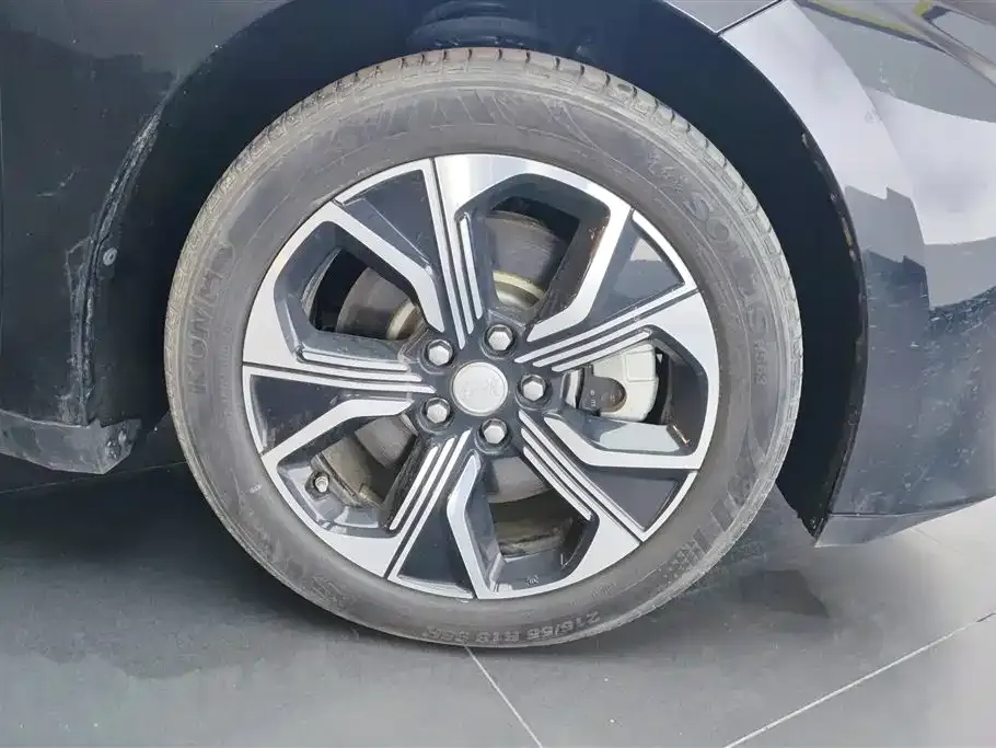 Hongqi E-QM5 — фото 10