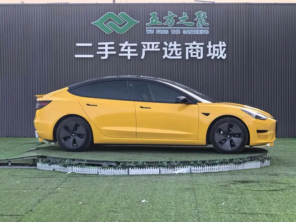 Tesla Model 3 — фото 10