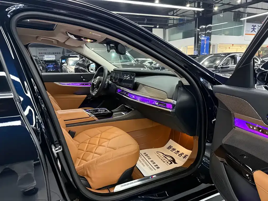 BMW 7 Series — фото 4