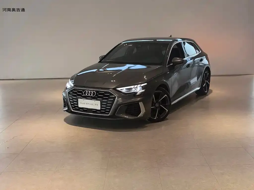 Audi A3 — фото 1