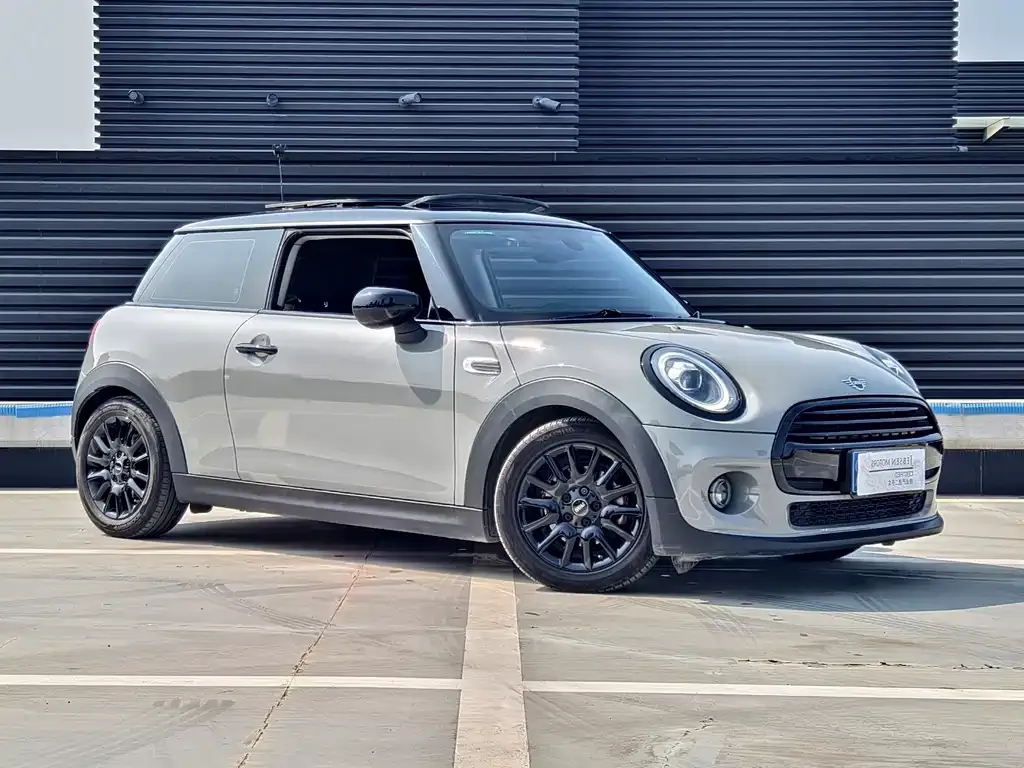 MINI Cooper (3-door) — фото 1