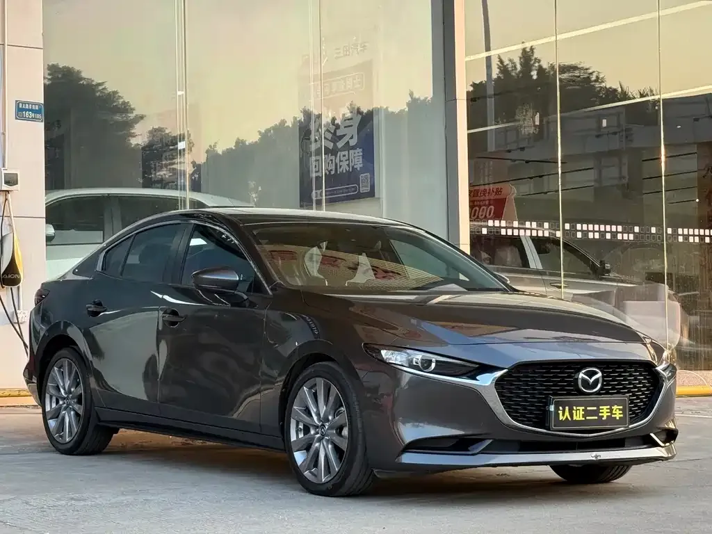 Mazda 3 Axela — фото 3