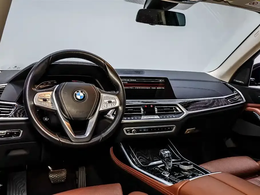 BMW X7 — фото 9