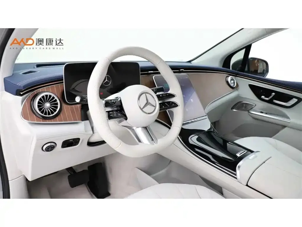 Mercedes-Benz EQE SUV — фото 10