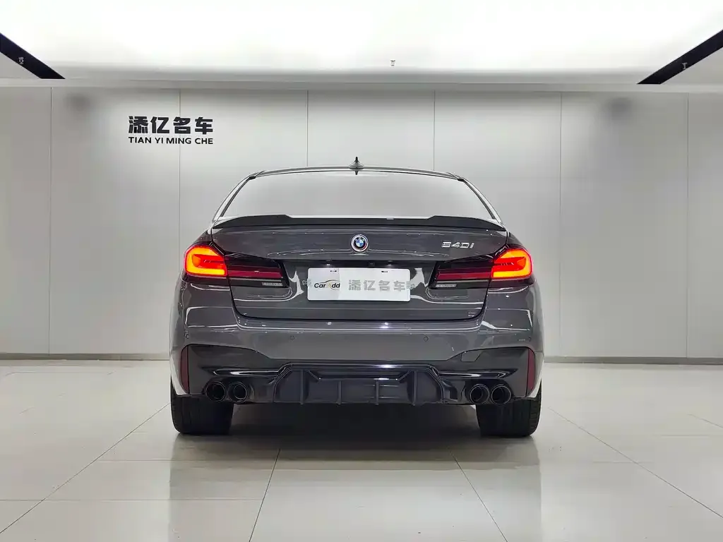 BMW 5 Series (Import) — фото 2
