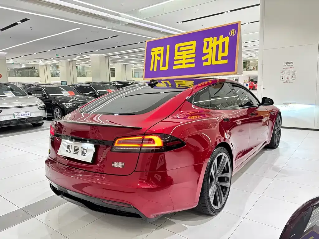 Tesla Model S — фото 7