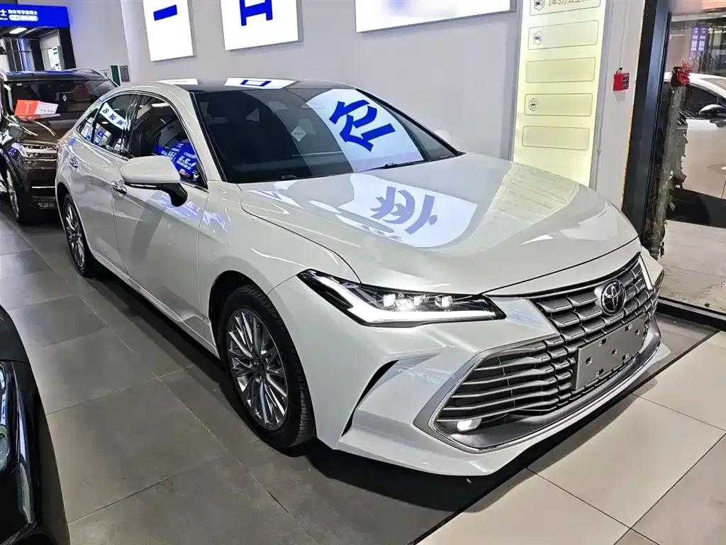 Toyota Avalon — фото 9