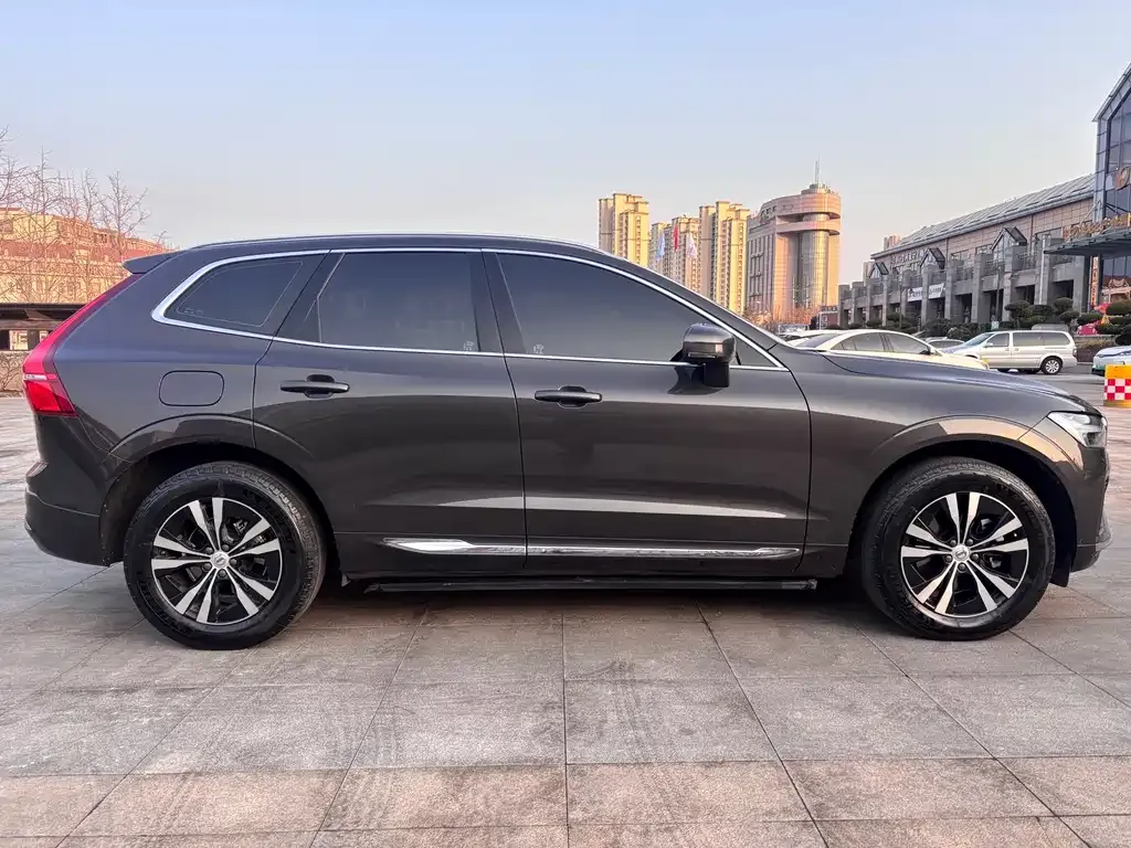 Volvo XC60 — фото 6
