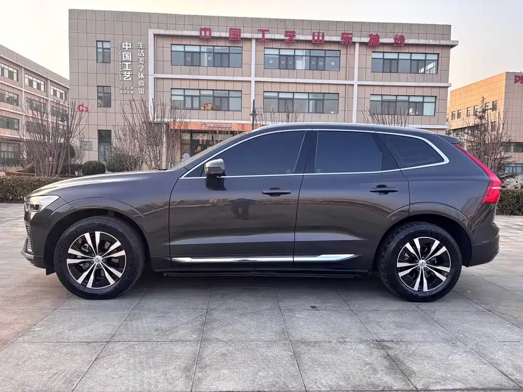 Volvo XC60 — фото 3