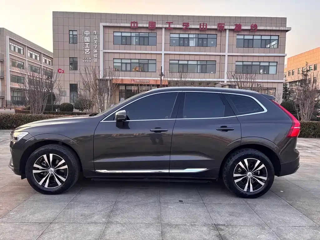 Volvo XC60 — фото 4