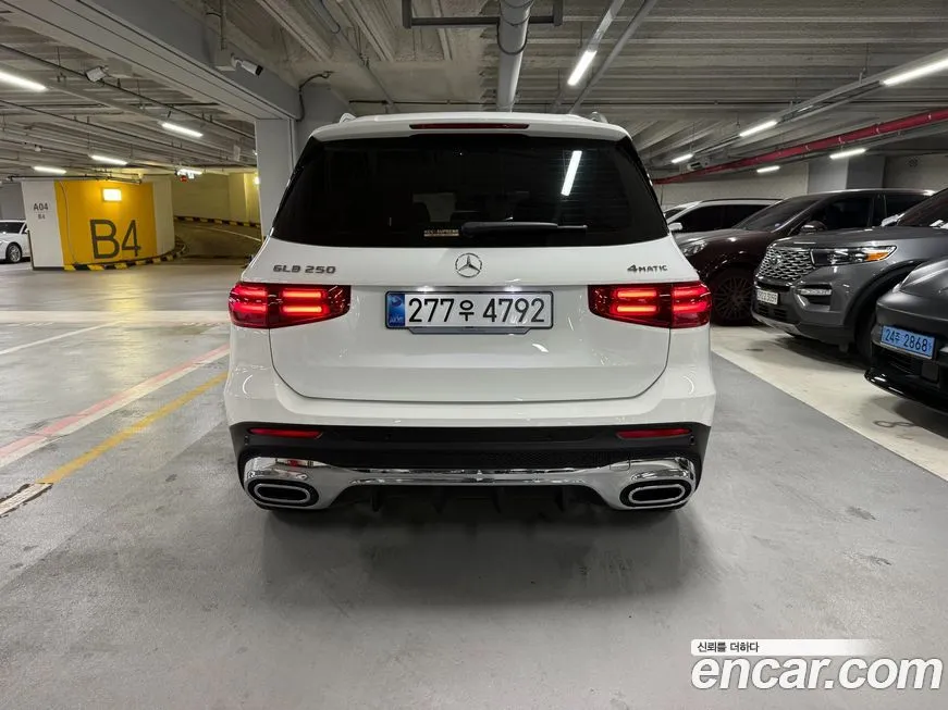 Mercedes-Benz GLB-Class — фото 7