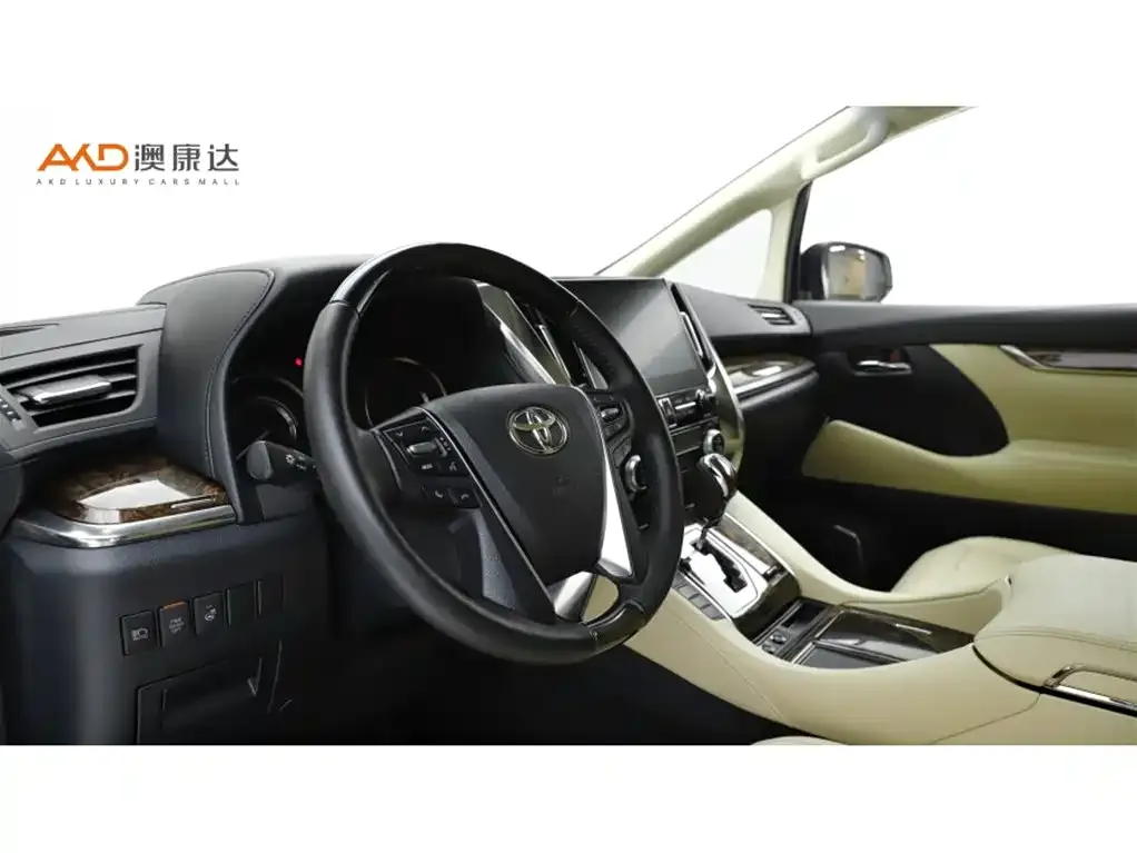 Toyota Alphard — фото 7