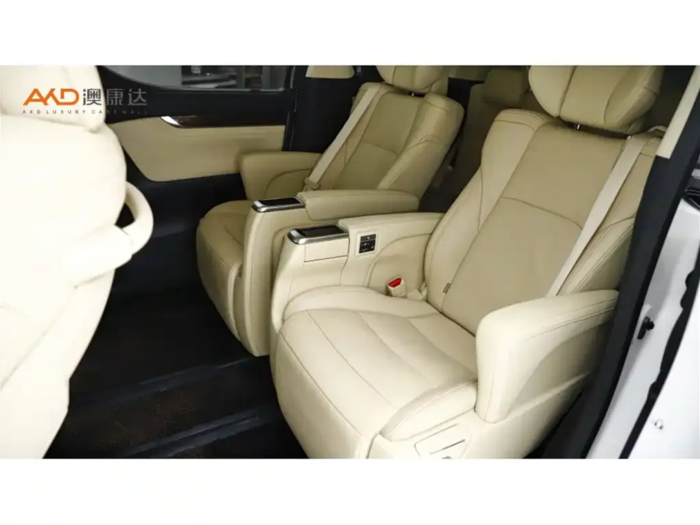 Toyota Alphard — фото 6