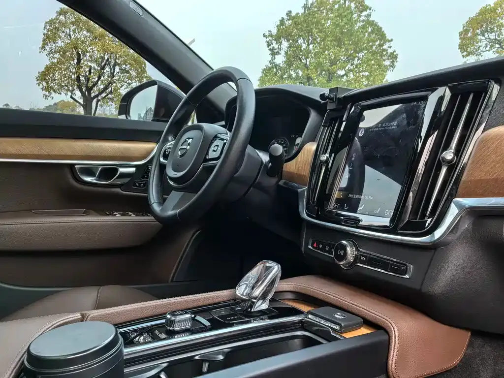 Volvo S90 — фото 4