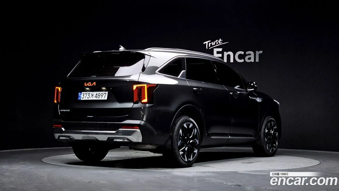 Kia Sorento — фото 10