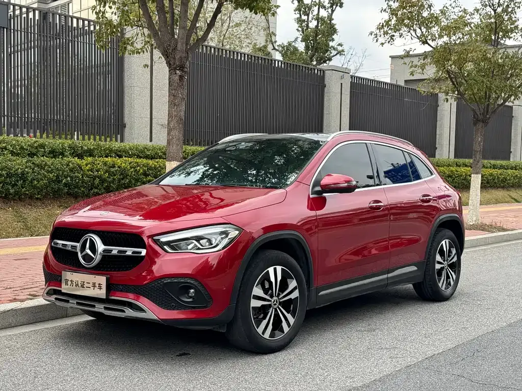 Mercedes-Benz GLA — фото 1