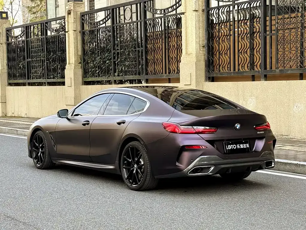 BMW 8 Series — фото 6