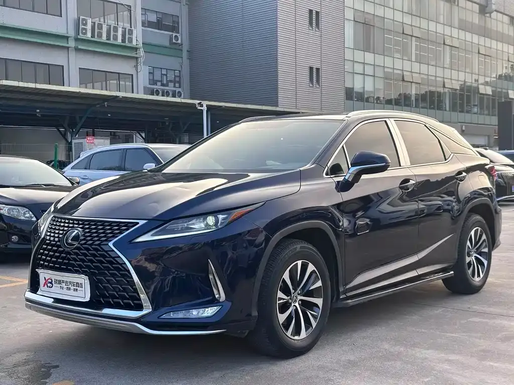 Lexus RX — фото 1