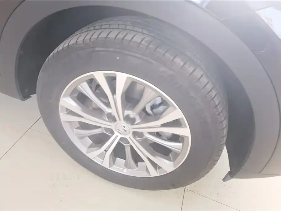 Buick Envision Plus — фото 6