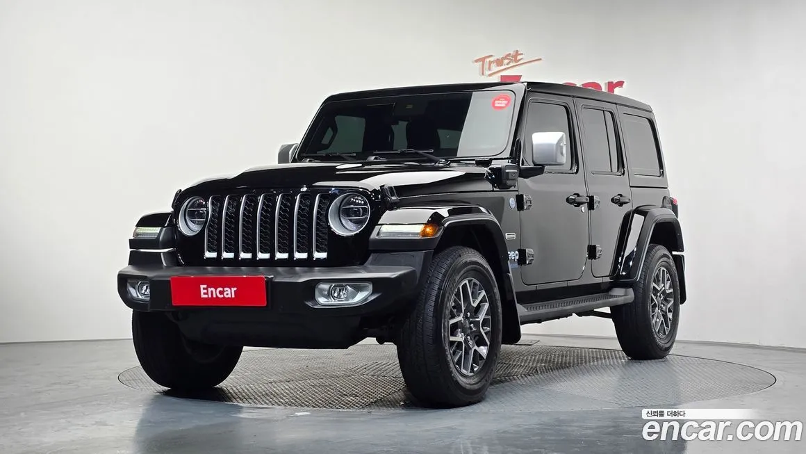 Jeep Wrangler — фото 1