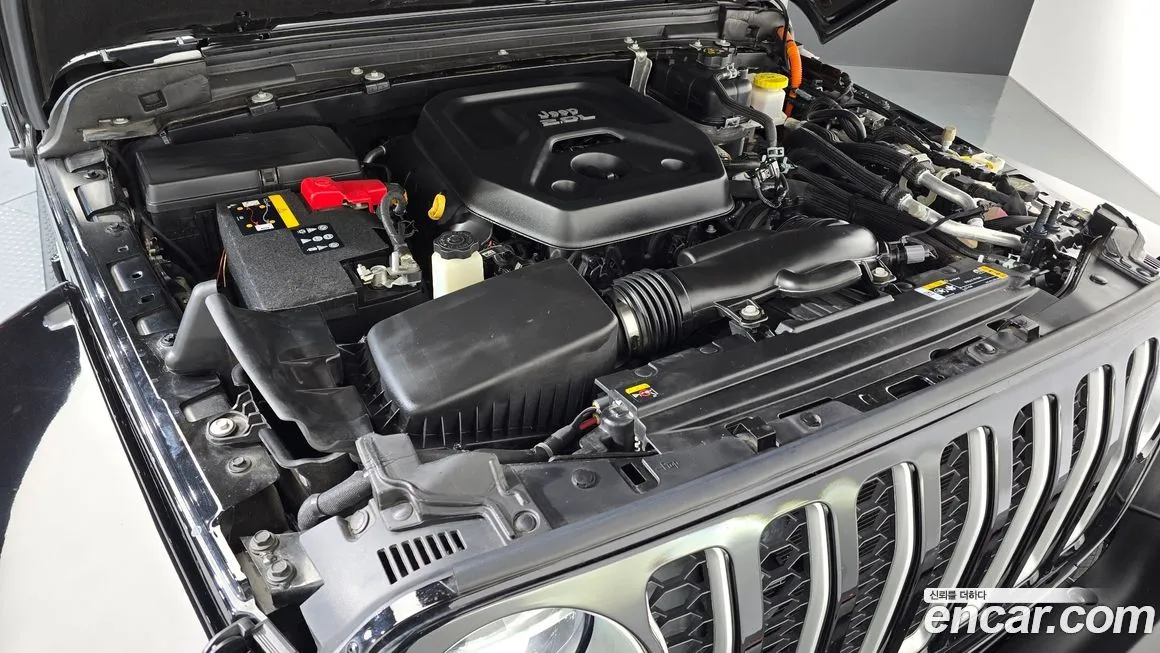 Jeep Wrangler — фото 10