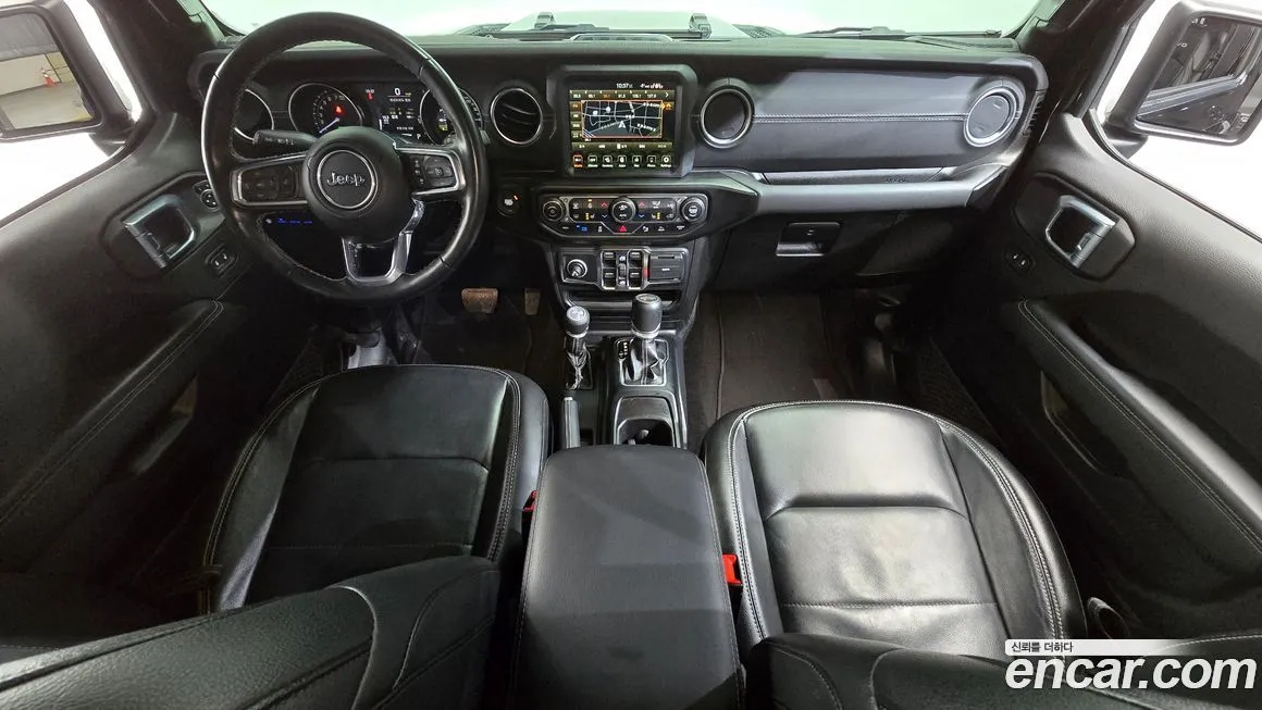 Jeep Wrangler — фото 9