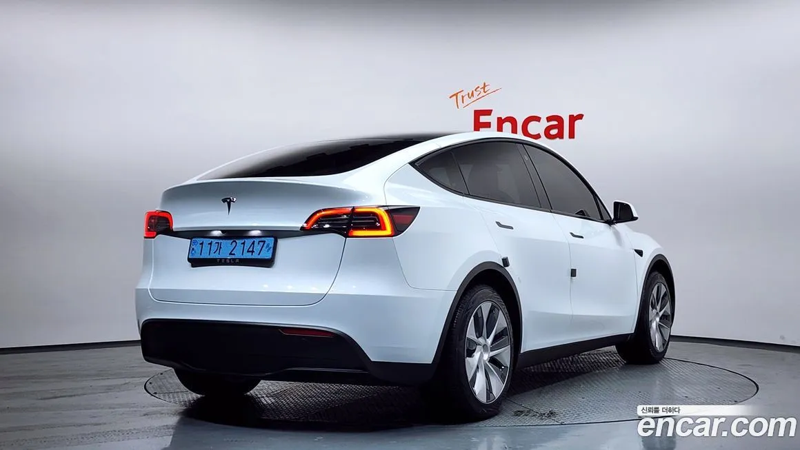 Tesla Model Y — фото 4