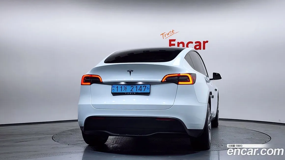 Tesla Model Y — фото 2