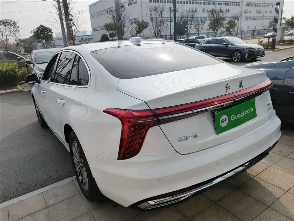 Hongqi H5 — фото 3