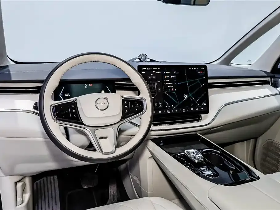 Volvo EM90 — фото 9
