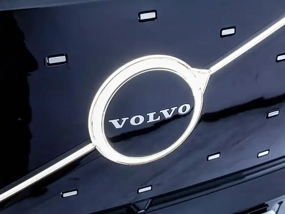 Volvo EM90 — фото 8