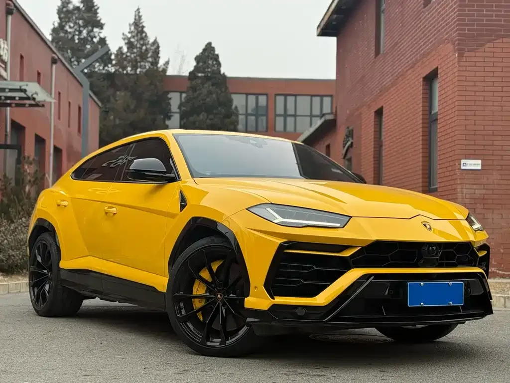 Lamborghini Urus — фото 10