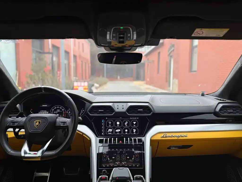 Lamborghini Urus — фото 3