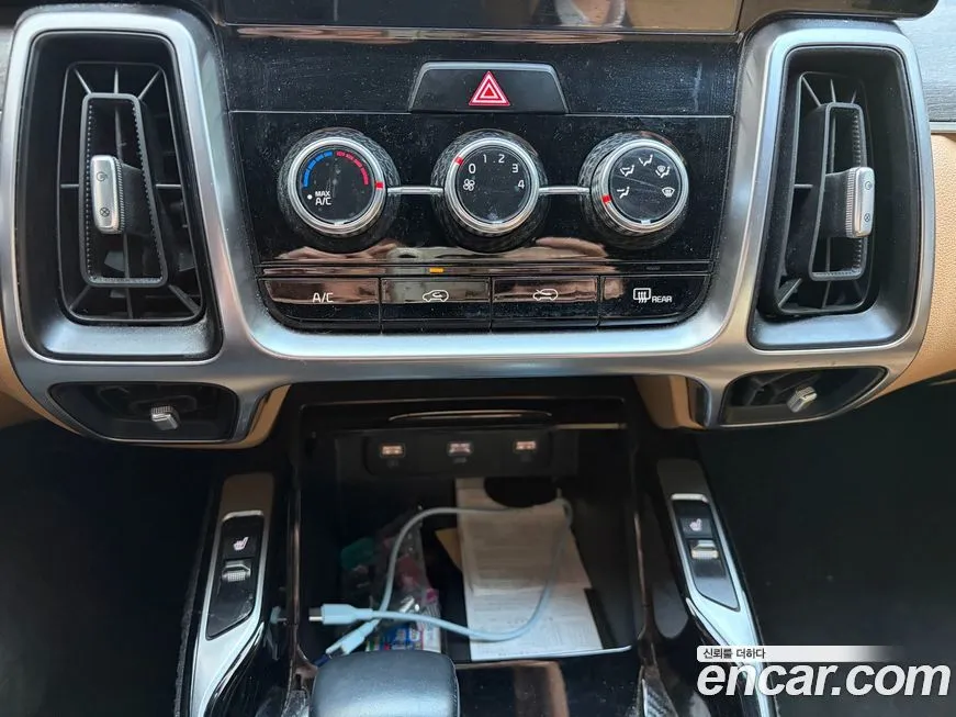 Kia Sorento — фото 5