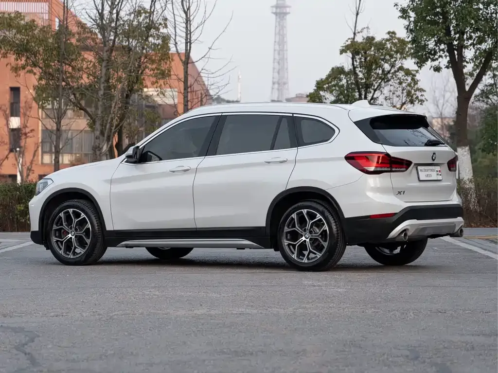 BMW X1 — фото 10