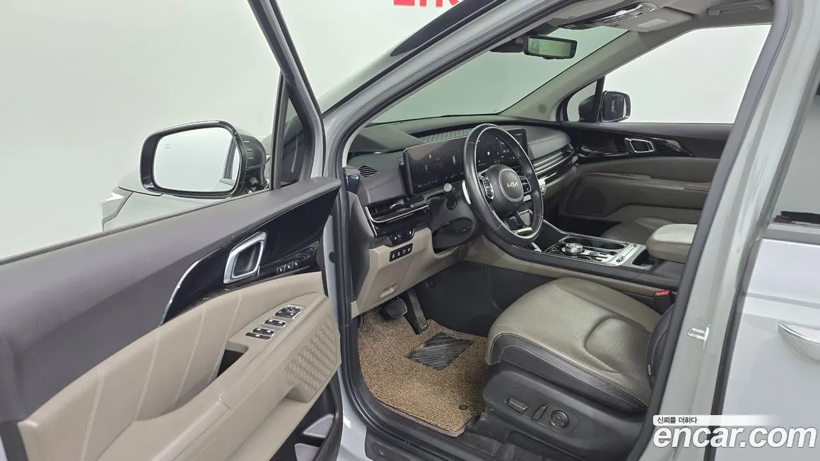 Kia Carnival — фото 10