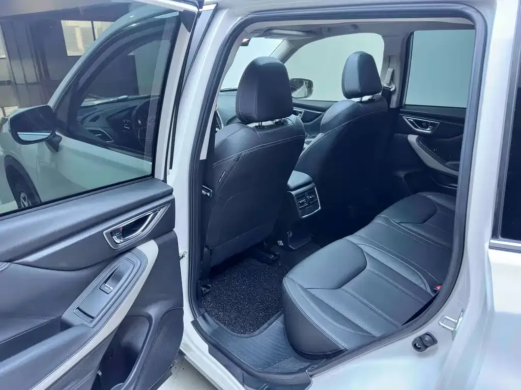 Subaru Forester — фото 10