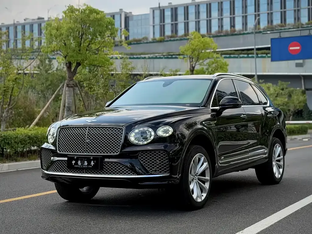Bentley Bentayga — фото 1