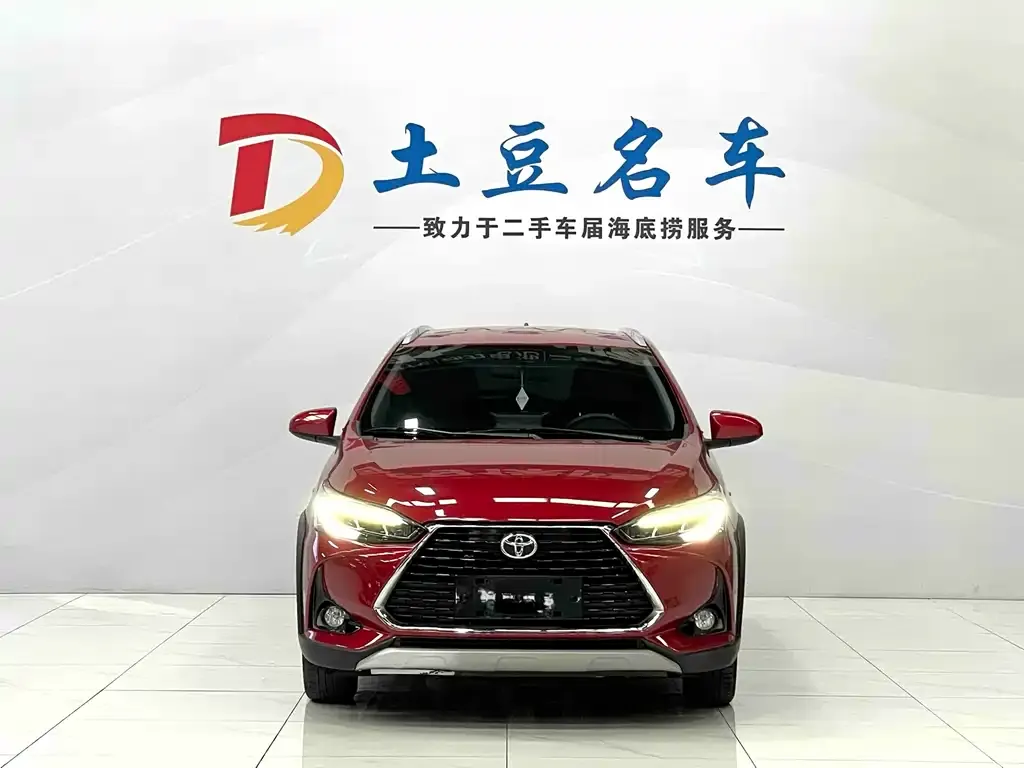 Toyota Yaris L — фото 2