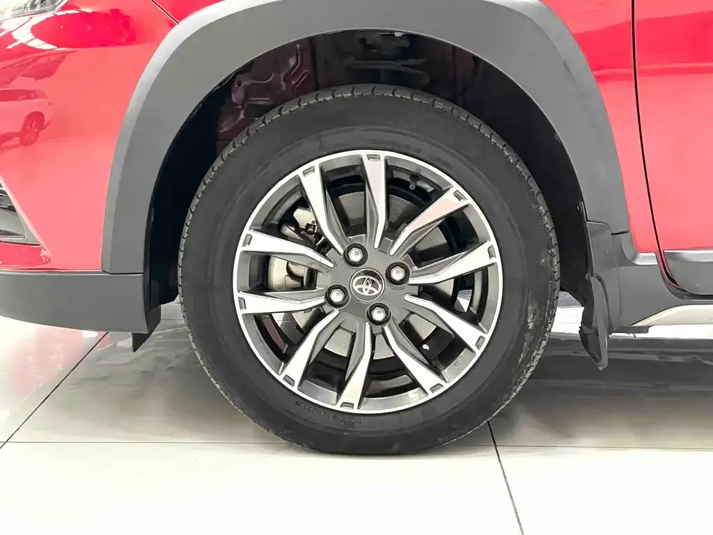 Toyota Yaris L — фото 3