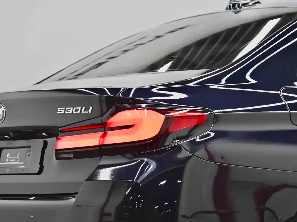 BMW 5 Series — фото 3