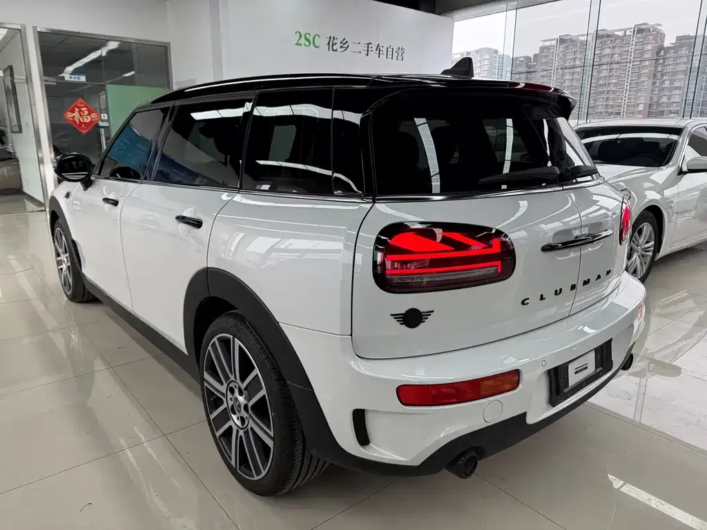 MINI Clubman — фото 3